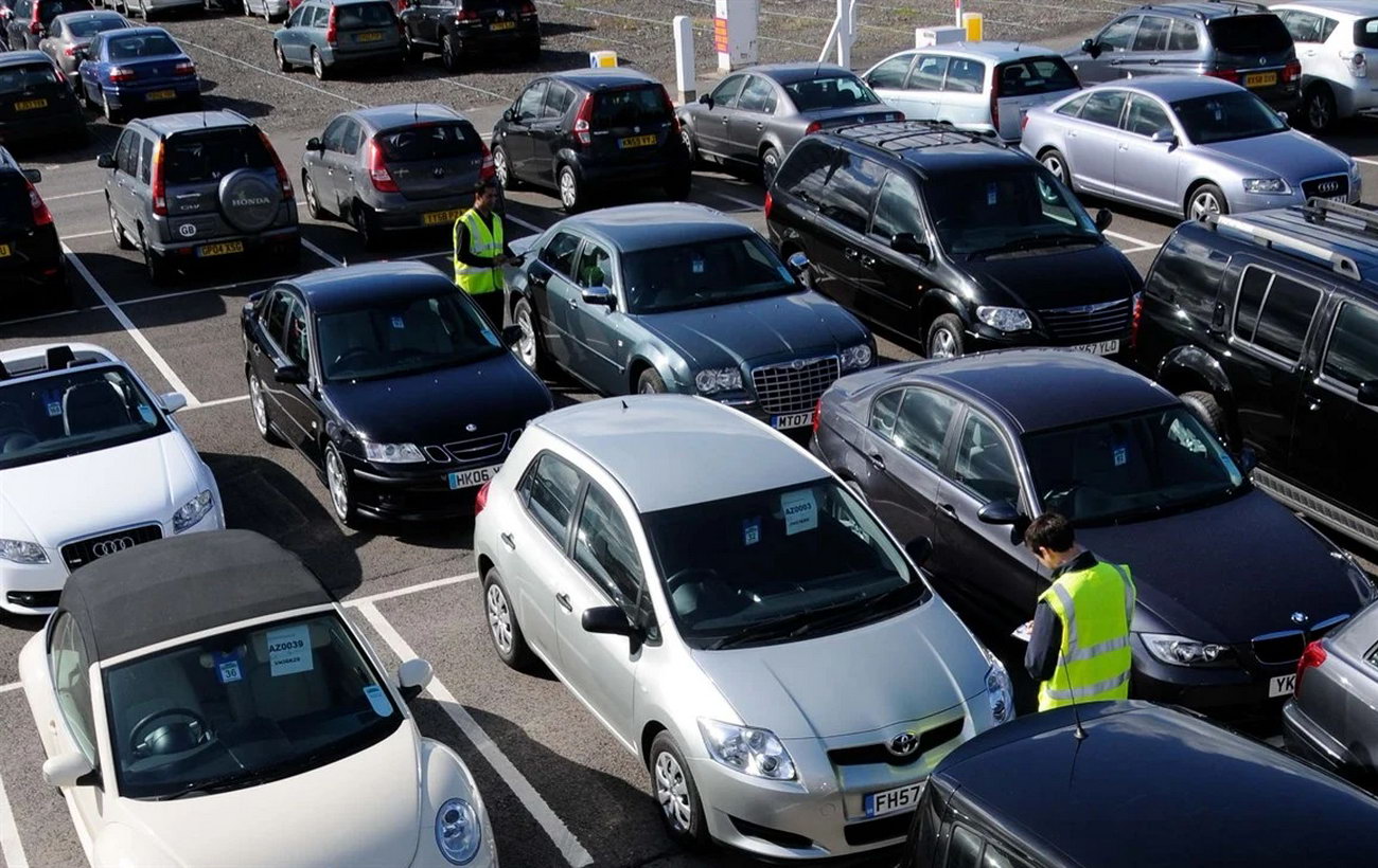 Абсолютний рекорд: 2021 року в Україну ввезено півмільйона вживаних авто